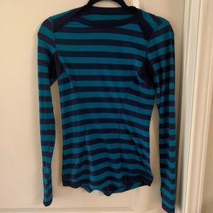 Lululemon blue striped size S fitted running long sleeve shirt